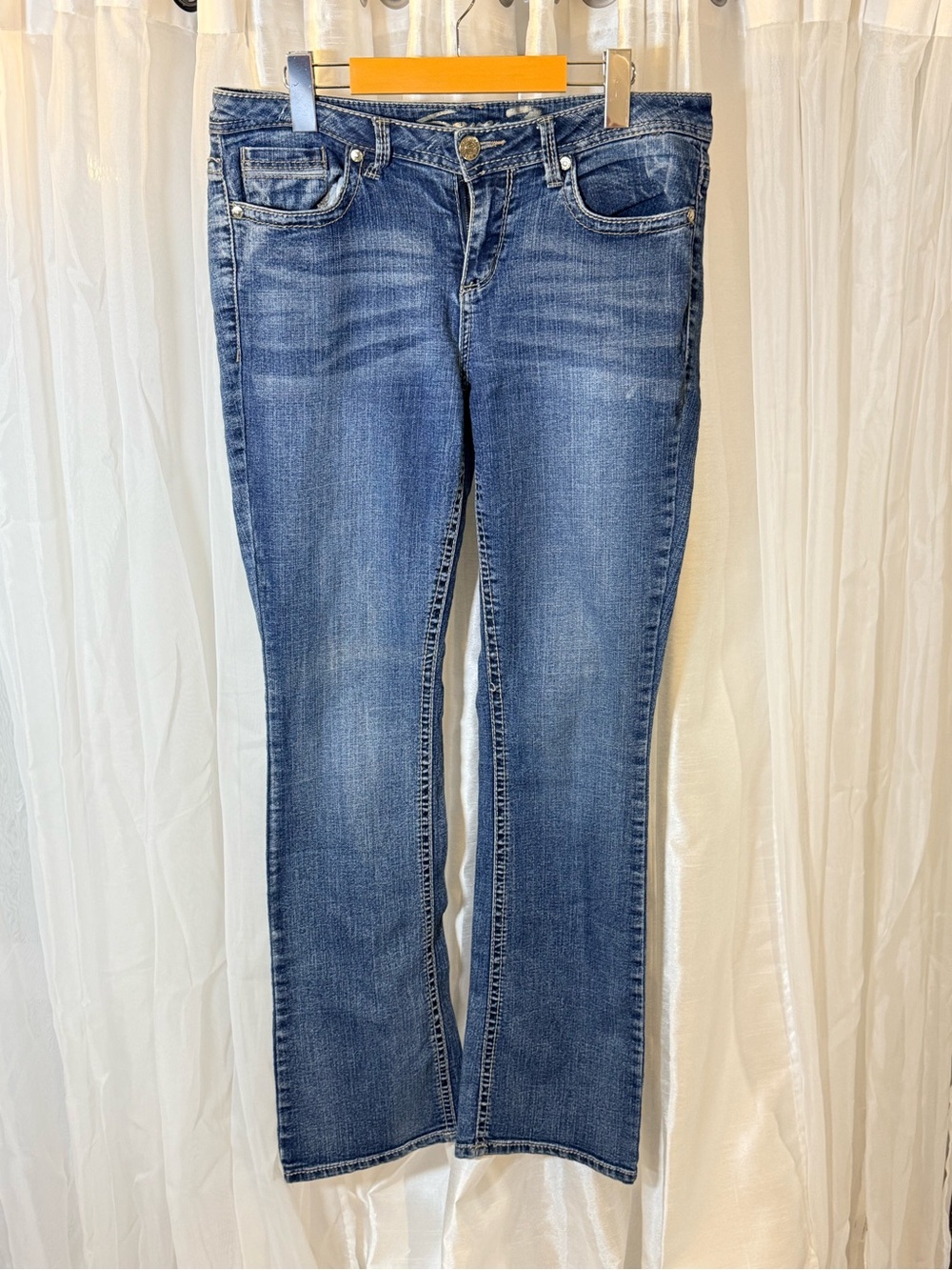 Classic Mid-Rise Women's Blue Jeans Y2K